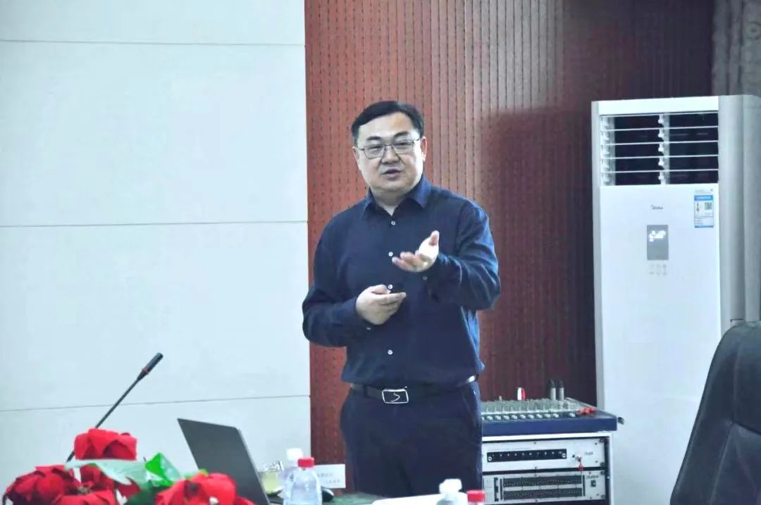 花花牛丨國家奶牛產業(yè)技術體系首席科學家、中國農業(yè)大學教授李勝利一行蒞臨花花牛魯山瑞亞參觀調研