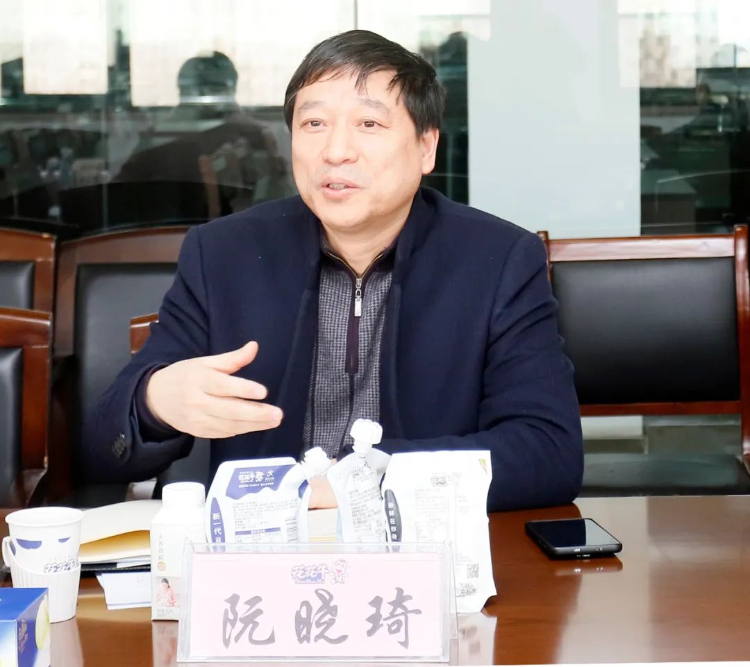 花花牛丨東北農(nóng)大食品學(xué)院院長、中原食品實(shí)驗室首席科學(xué)家姜毓君教授蒞臨花花牛乳業(yè)集團(tuán)調(diào)研