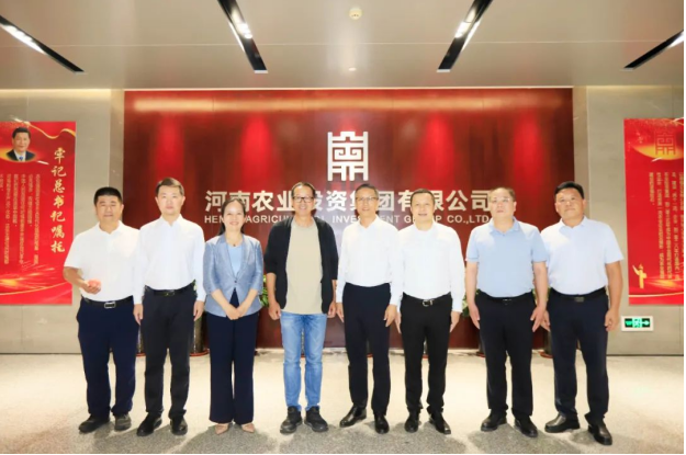 東方甄選俞敏洪先生到訪河南農(nóng)投集團(tuán)，品嘗花花牛產(chǎn)品并給予高度評價